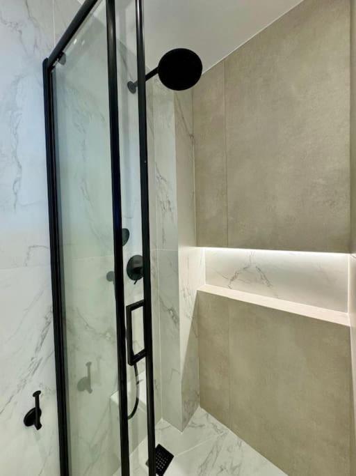 Bluemotion - Cityview Piraeus Bagian luar foto