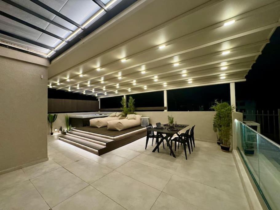 Bluemotion - Cityview Piraeus Bagian luar foto