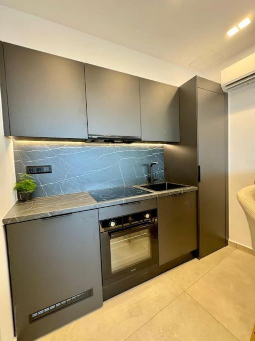 Bluemotion - Cityview Piraeus Bagian luar foto