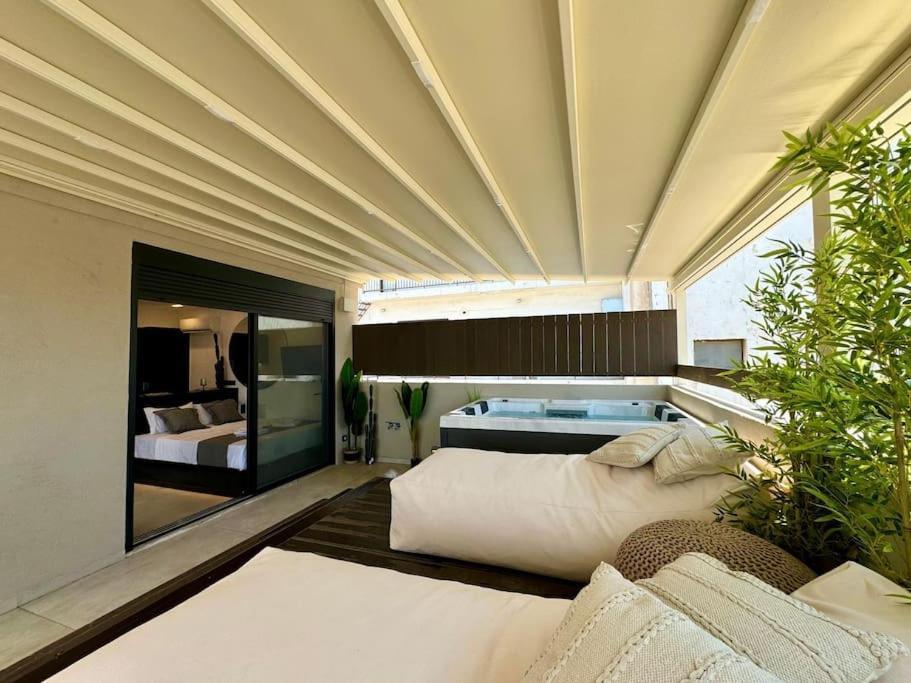 Bluemotion - Cityview Piraeus Bagian luar foto