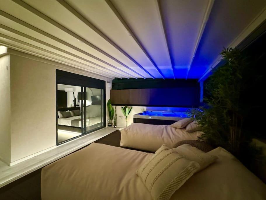 Bluemotion - Cityview Piraeus Bagian luar foto